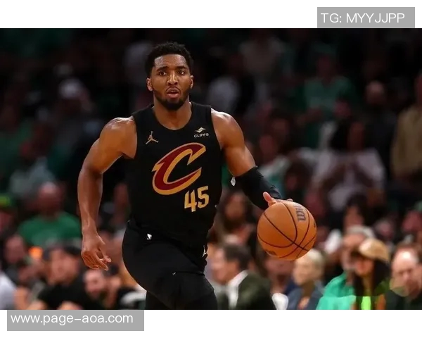 多诺万米切尔表现失常20投仅8中贡献24分6助攻三分球命中率低迷